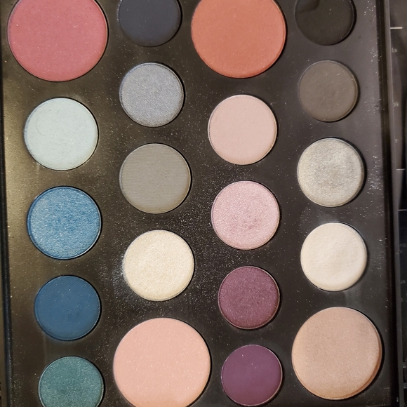 Makeup bundle - Picture 3 of 6